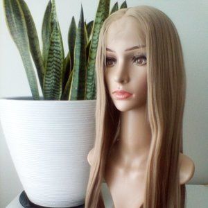 New 'NICOLE' synthetic wig.